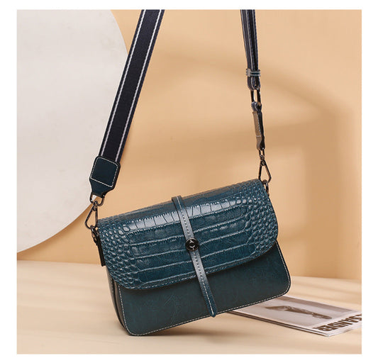 Zipper Oil Wax Leather Messenger Shoulder Bag | Art in Aging