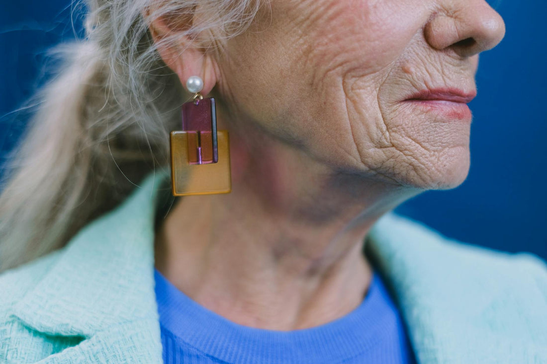 Statement Jewelry for Women With Grey Hair: How to Pull Focus
