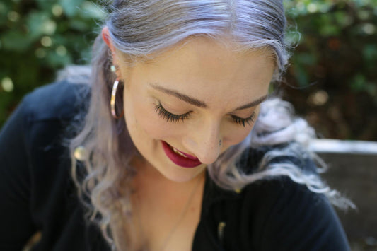 Grey Hair Influencers Worth Following: Women Who Are Doing It Right